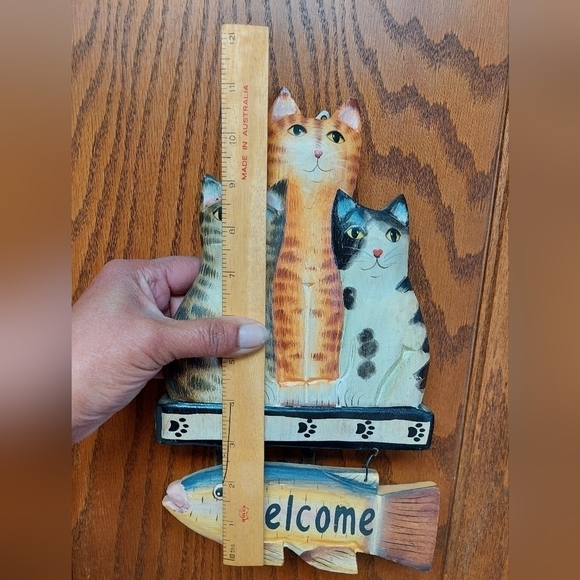 Wooden "Welcome" Cat Trio Wall Sign - Picture 3 of 5